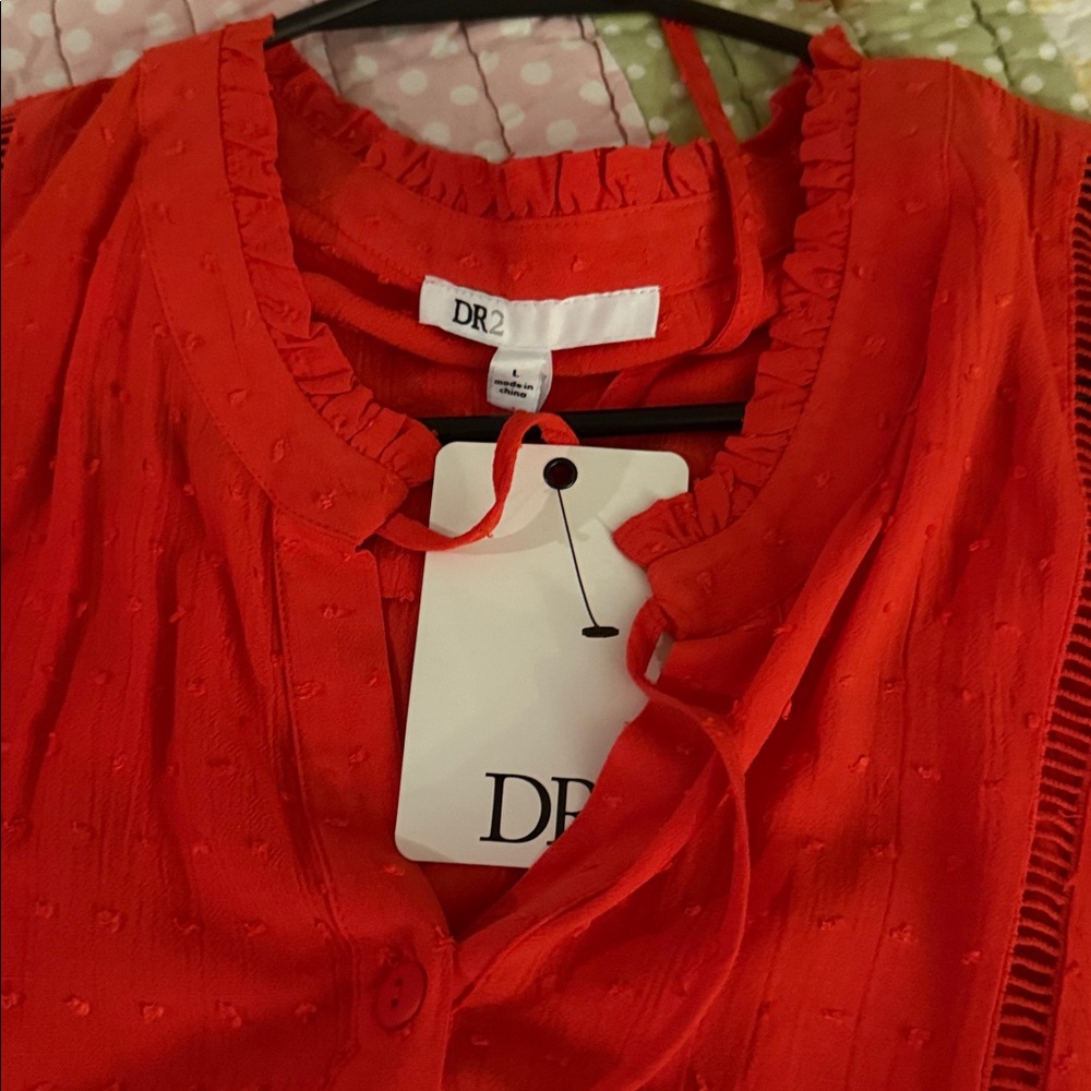DR2 Scarlet Ruffled Blouse - Picture 2 of 3